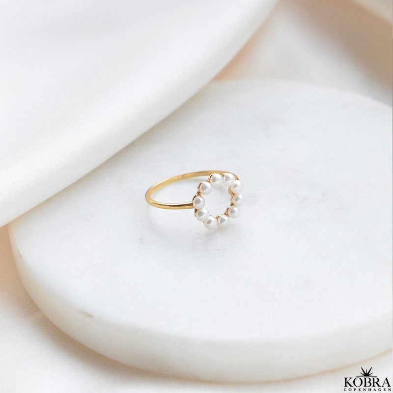 "Sicily" ring med pärlor i guld