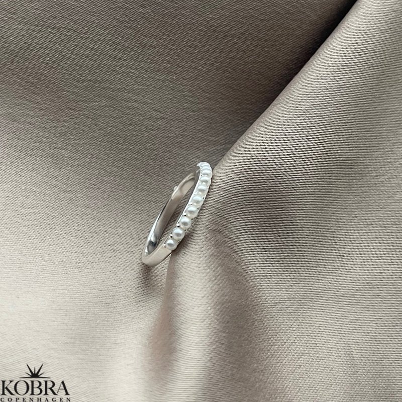 "Zola" slv ring med perler