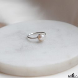 "Luxi" Sterling slv ring med gte ferskvandsperle
