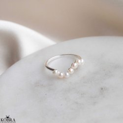 "Casablanca" pearl ring in silver with genuine freshwater pearls