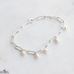 "Picola" chunky slv armbnd med hvide ferskvandsperler
