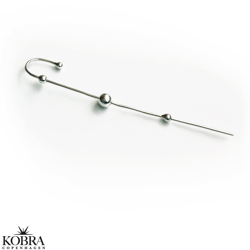 "Cayenne" earcuff with silver balls