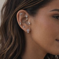 "Serafina" bladformet piercing med sten (1 stk.)