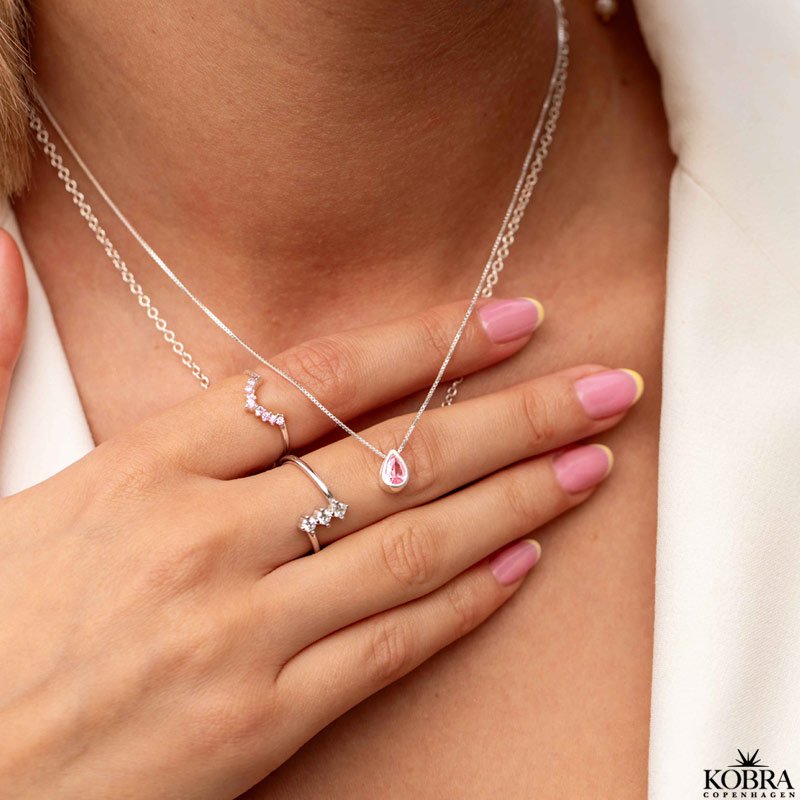 "Ellaine" smuk slv ring med 3 sten 