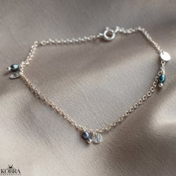 "Pittioni" slv ankelkde med ferskvandsperler og sm slv amuletter