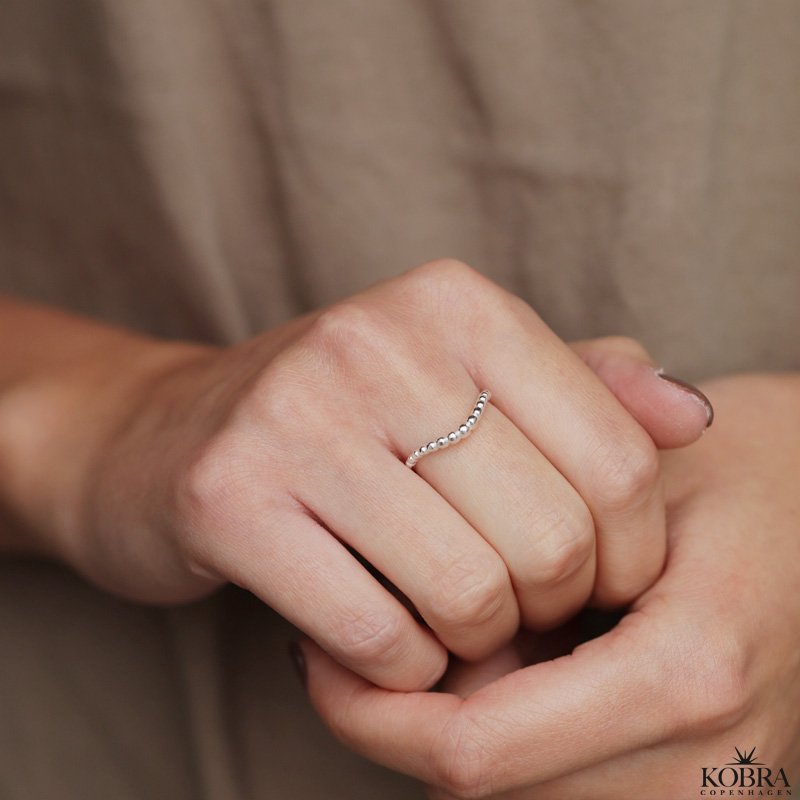 "Polly" unik ring med slv kugler