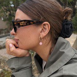 �Poppy�-hoops med fargede perler