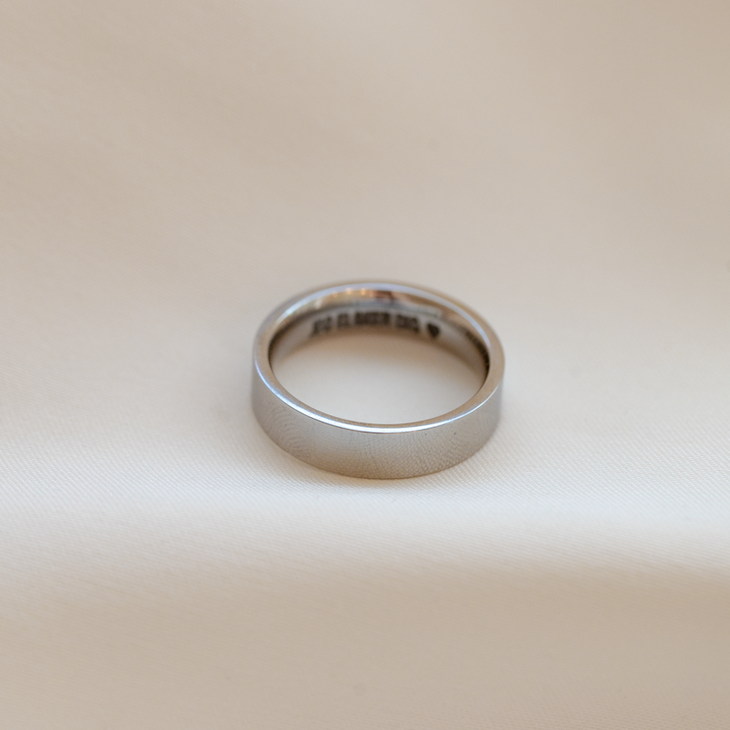 "Jules" Simple Wide Ring