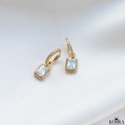 "Wiona" gold earrings with large zirconia stone