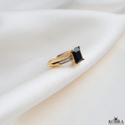 "Vanity" gold-plated ring with black zirconia stone