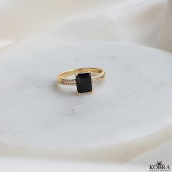 "Vanity" gold-plated ring with black zirconia stone
