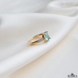 "Vanity" smuk prinsesse forgyldt ring med blå zirkonia sten