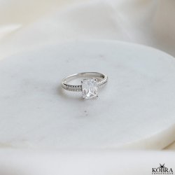 "Vanity" smuk prinsesse slv ring med hvide zirkonia sten