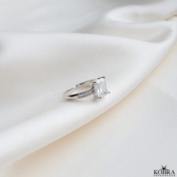 "Vanity" smuk prinsesse slv ring med hvide zirkonia sten