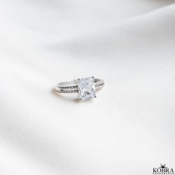 "Vanity" smuk prinsesse slv ring med hvide zirkonia sten