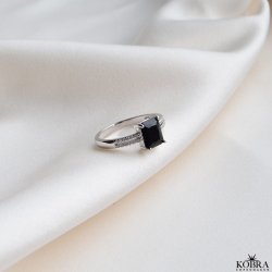 "Vanity" slvring med sort zirkonia sten