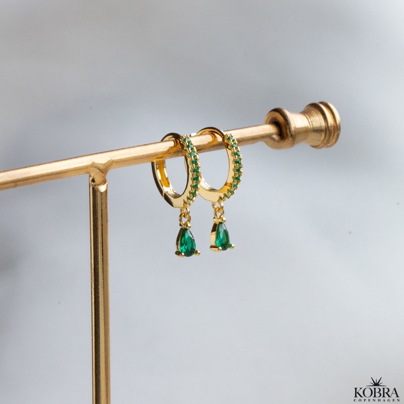 "Raindrop" sm guld hoops med farvet og drbeformet sten