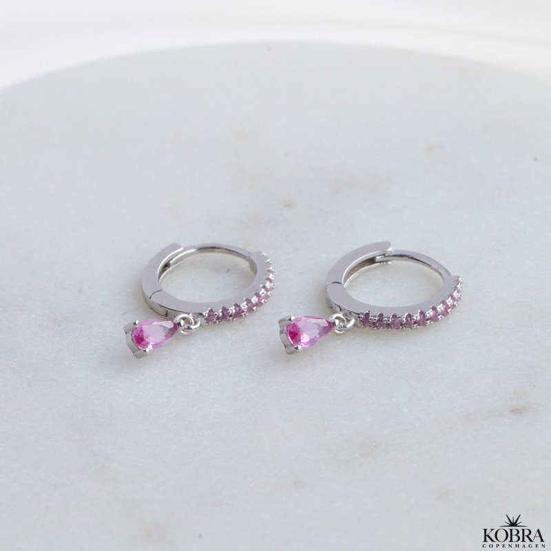 "Raindrop" sm slv hoops med farvet og drbeformet sten