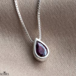 "Rhys" slv halskde med lilla drbe-vedhng 