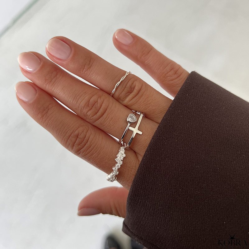 "Trust" slv ring med kors