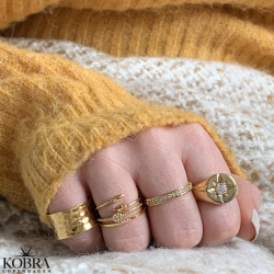 "Cassidy" guld ring med sten og kde