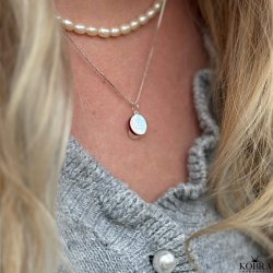 R�d studenterhue, s�lv halsk�de med mulighed for personlig gravering