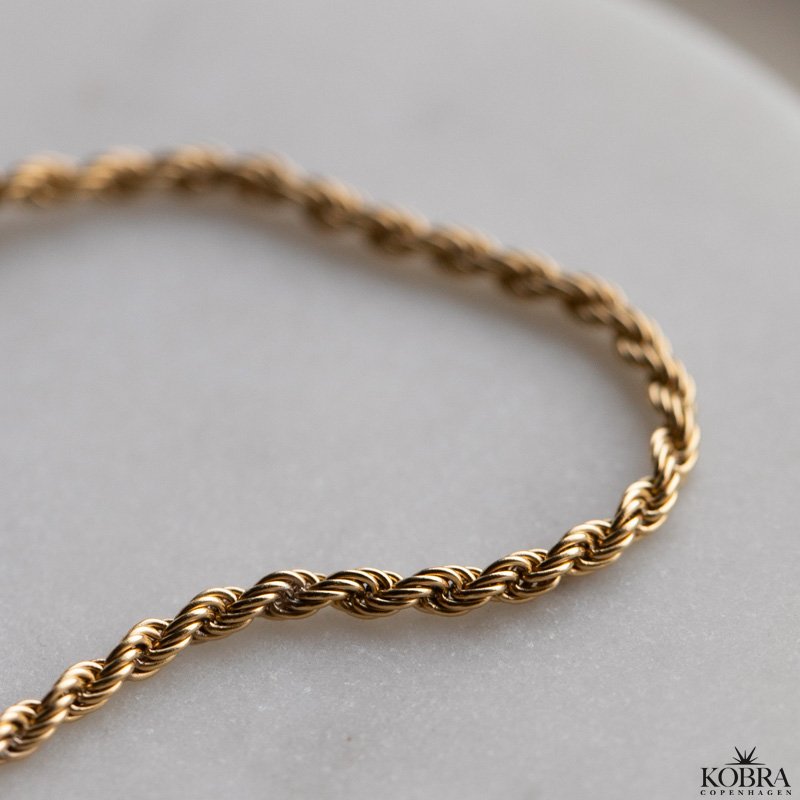 "Rope" smukt snoet guld armbånd