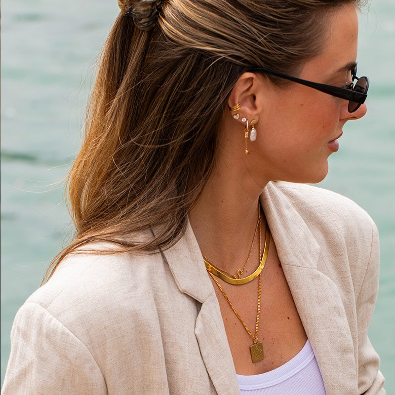 "Lindsey" hoops med h�nge och stenar � 18k f�rgyllda