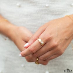 "Roxy" 18 carat gold plated signet ring with white stone