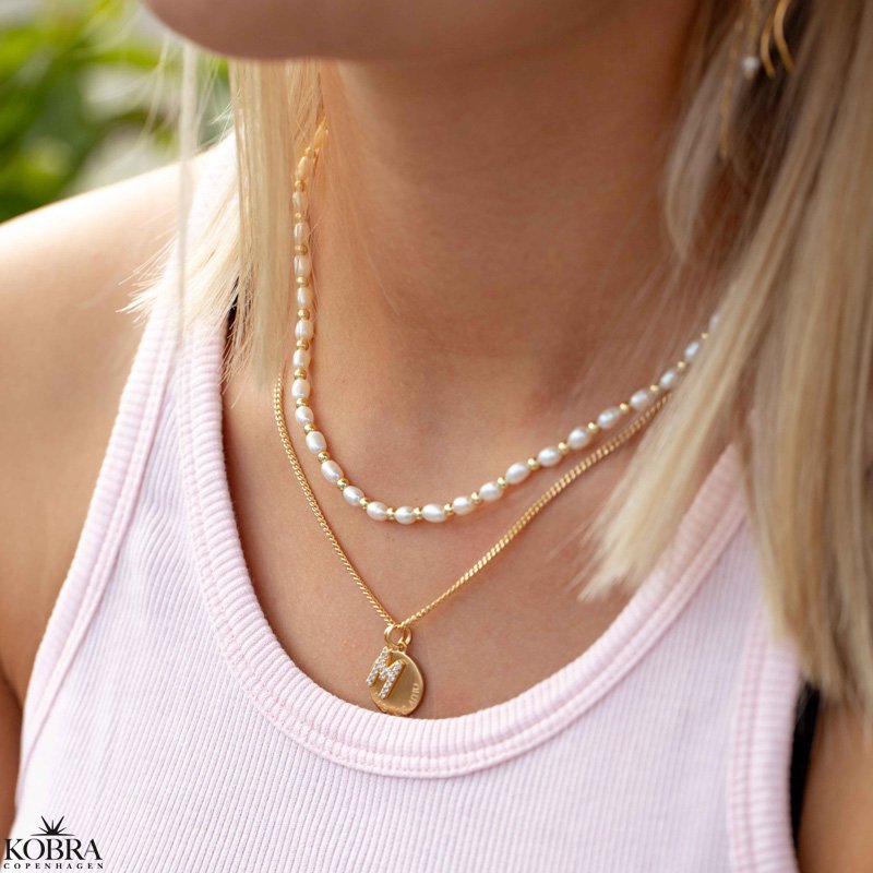 "Royal" necklace with white pearls and gold balls