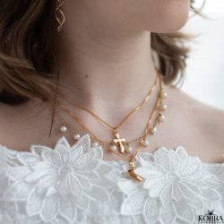 "Runa" lille guld kors halskde