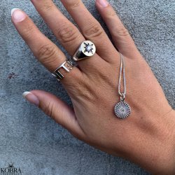 "Mayday Circle" Mini sterling slv halskde med gravering