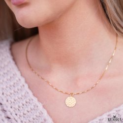 "Rylie" guld halskde med hammerslet amulet og din gravering