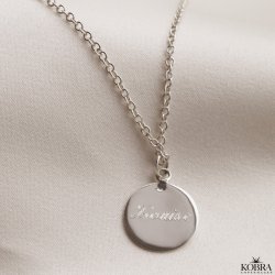 "Rylie" slv halskde med hammerslet amulet og din gravering