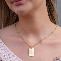"Rylie" guld halskde med hammerslet dogtag og din gravering