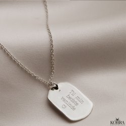 "Rylie" slv halskde med hammerslet dogtag og din gravering