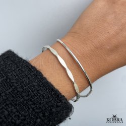 "Carly" Armbnd med tynd plade og sm slvkugler