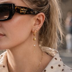 "Shell Pearl Drop" hoops i 18k forgyldt med perler og muslinger