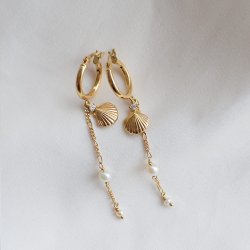 "Shell Pearl Drop" hoops i 18k forgyldt med perler og muslinger