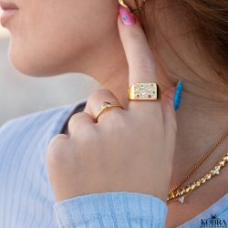 "Liva" enkel guld ring med lille hjerte