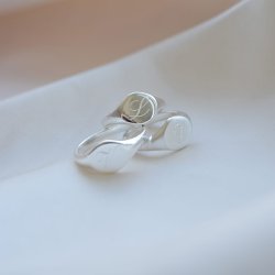"Barcelona" signet / cocktail ring in sterling silver with personalized engraving