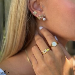 "Roxy" 18 carat gold plated signet ring with white stone