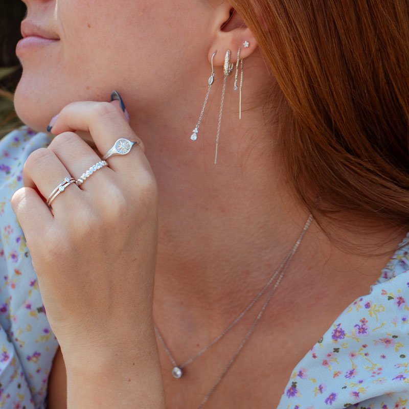 "Frida" enkel slv ring med lille hvid zirkonia