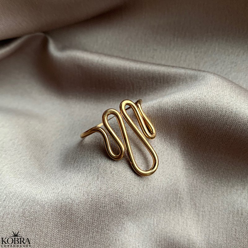 "Flow" slange ring i guld