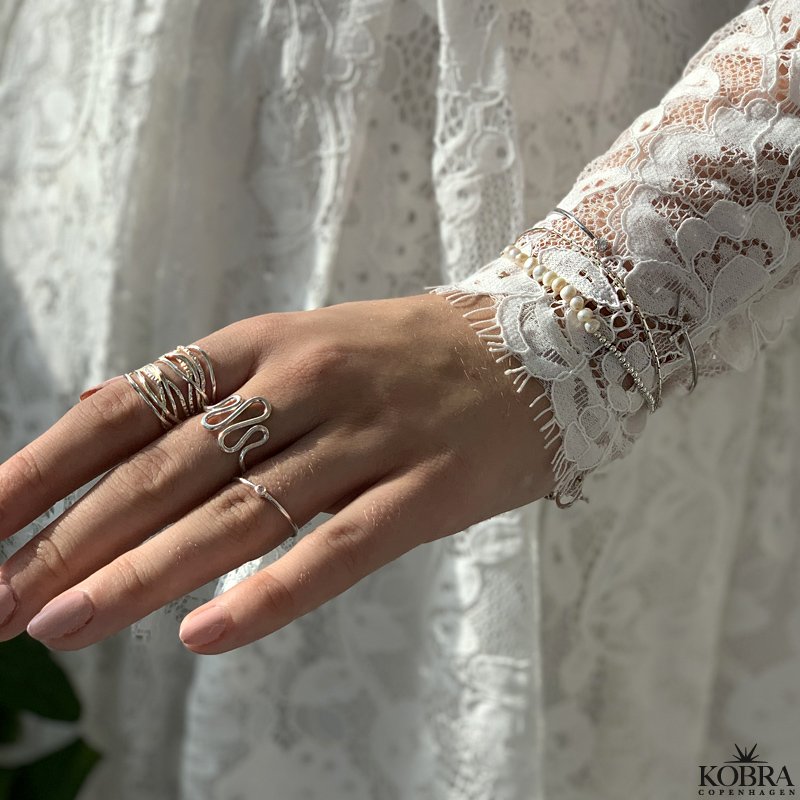 "Flow" snake ring in silver