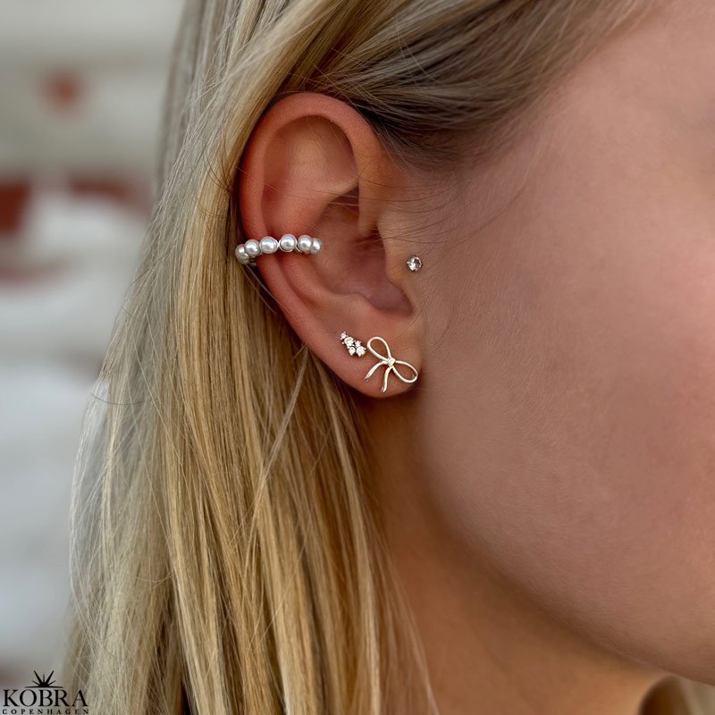 "Bow" beautiful small silver earrings with bows