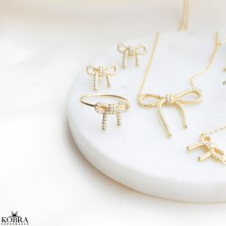 "Leonora" 18 karat forgyldt sljfering med sten