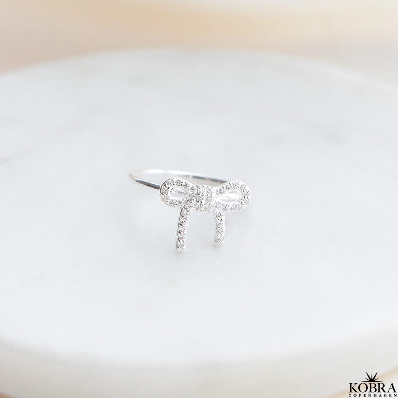 "Leonora" sljfering i slv med sten