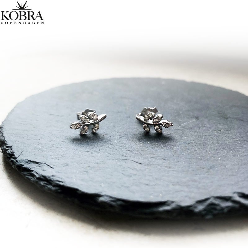 "Blair" sm reringe i sterling slv med hvide sten