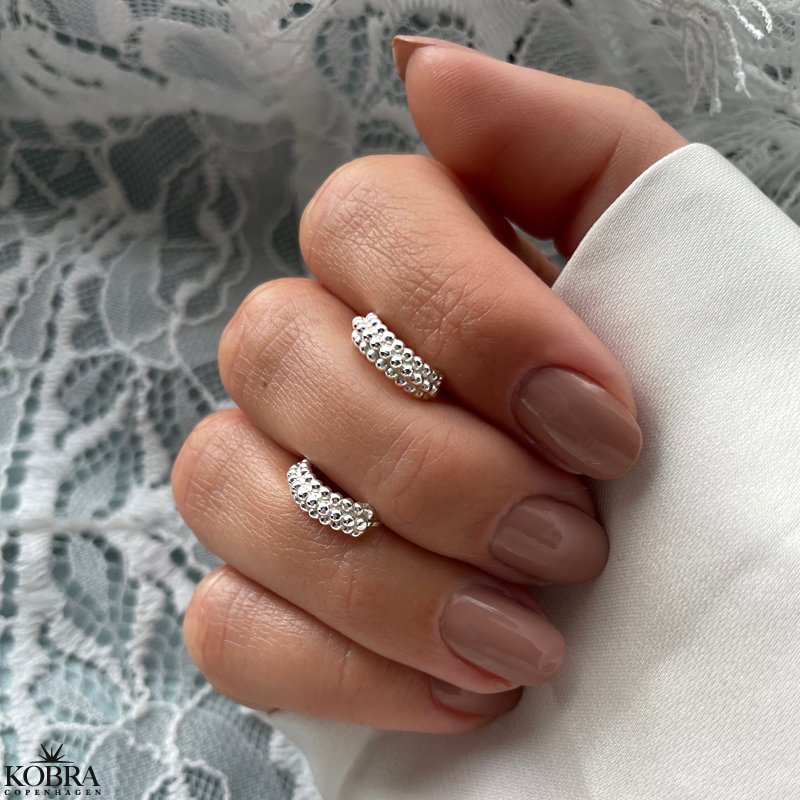 "Kajsa" sm slv hoops med slvknopper